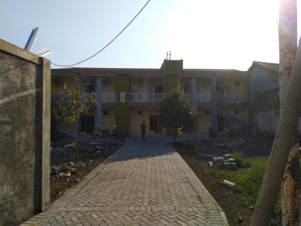 R3 Brawijaya Homestay Banyuwangi  Luaran gambar